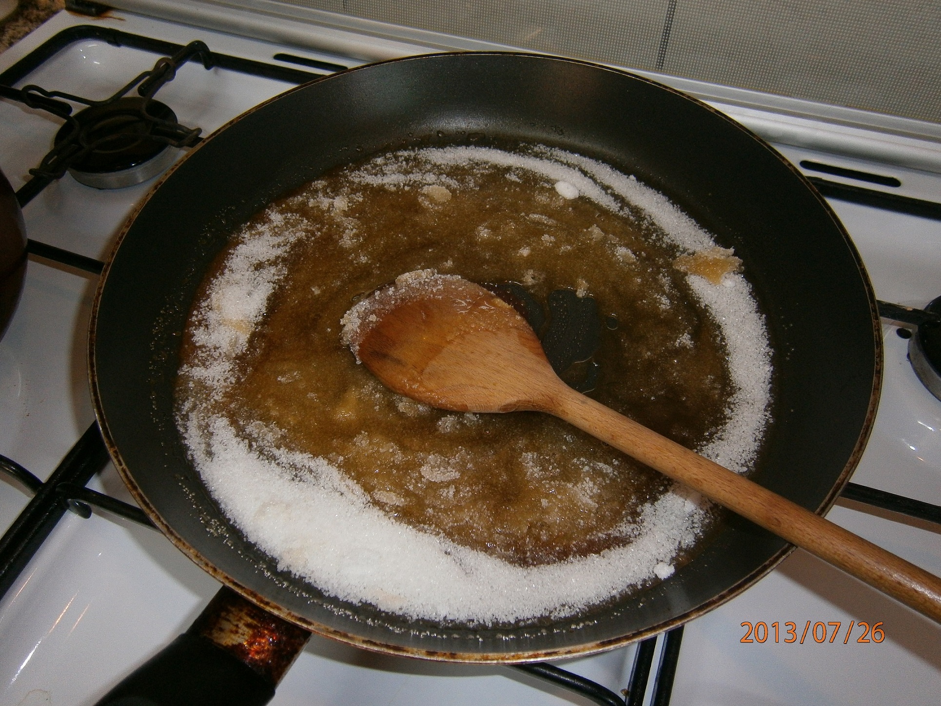 Napolitane cu crema de caramel cu nuca