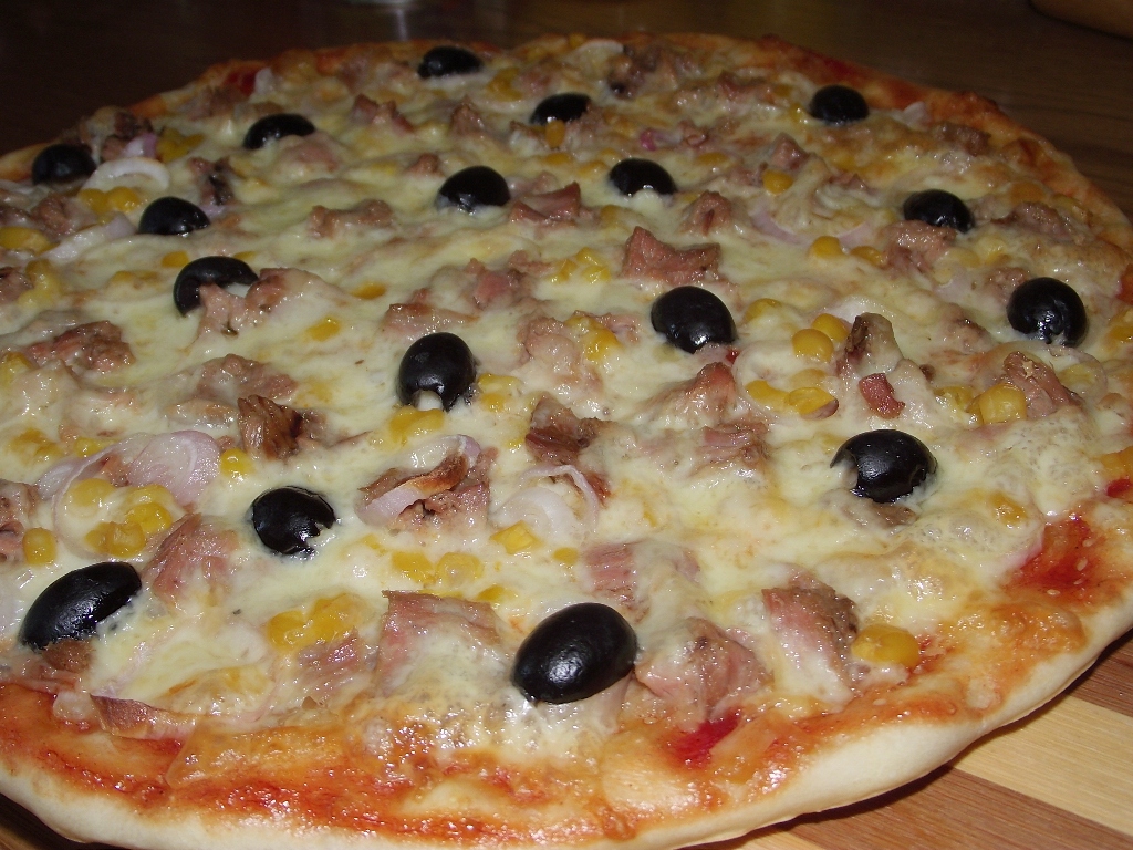 Pizza cu ton