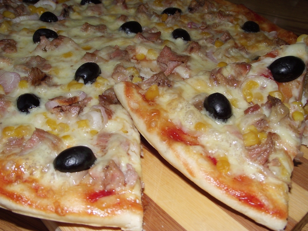 Pizza cu ton