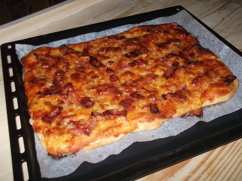 Pizza cu bacon