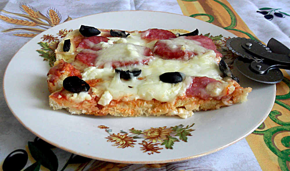 Pizza din felii de paine