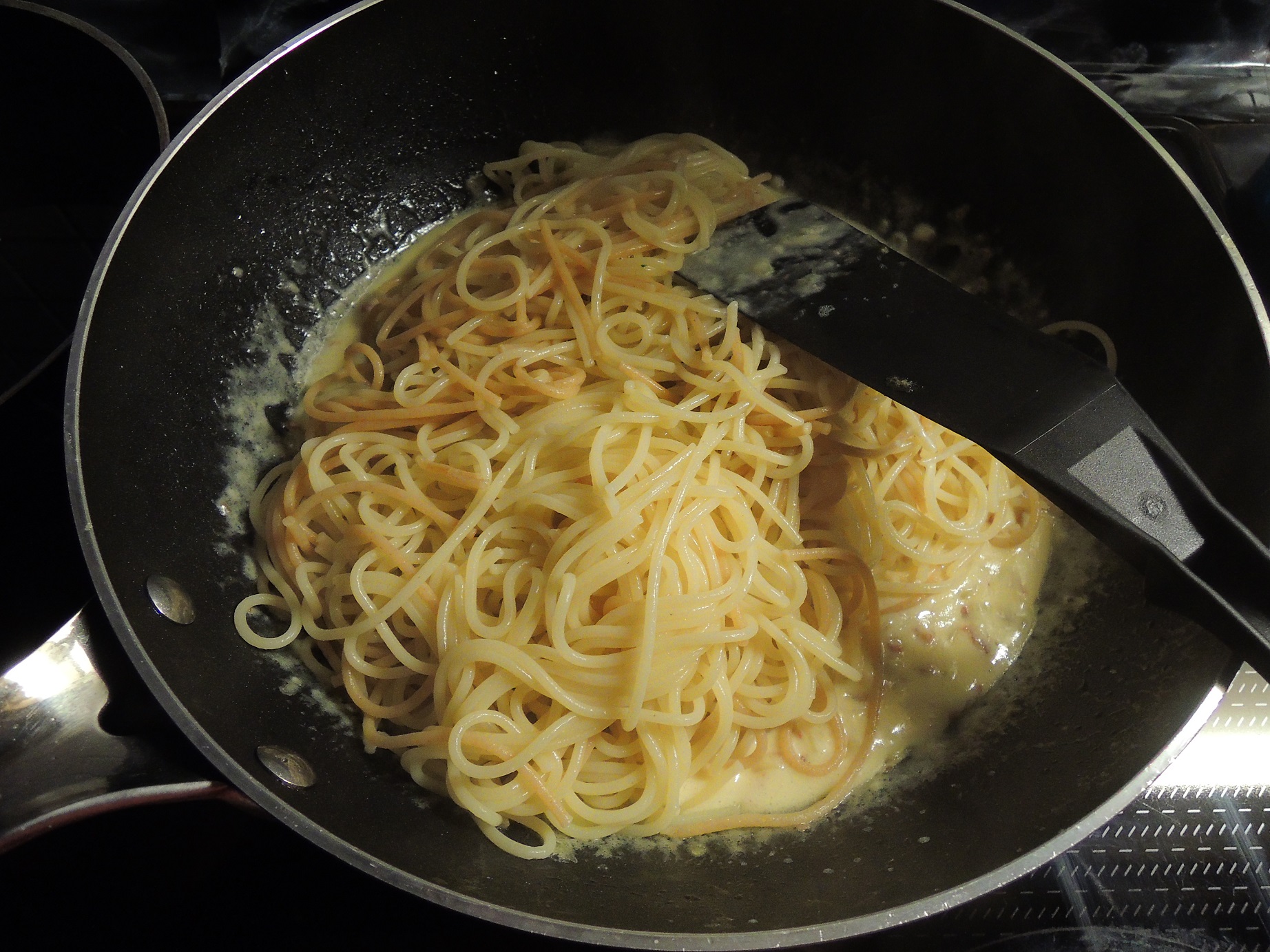 Spaghete carbonara, reţetă adaptata