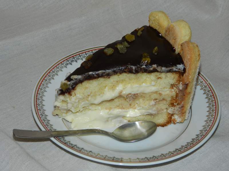 Tort cu crema de vanilie