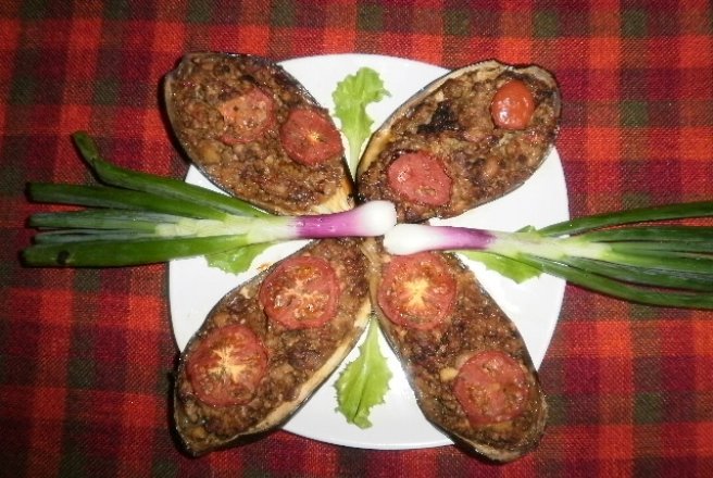 Vinete umplute cu carne tocata