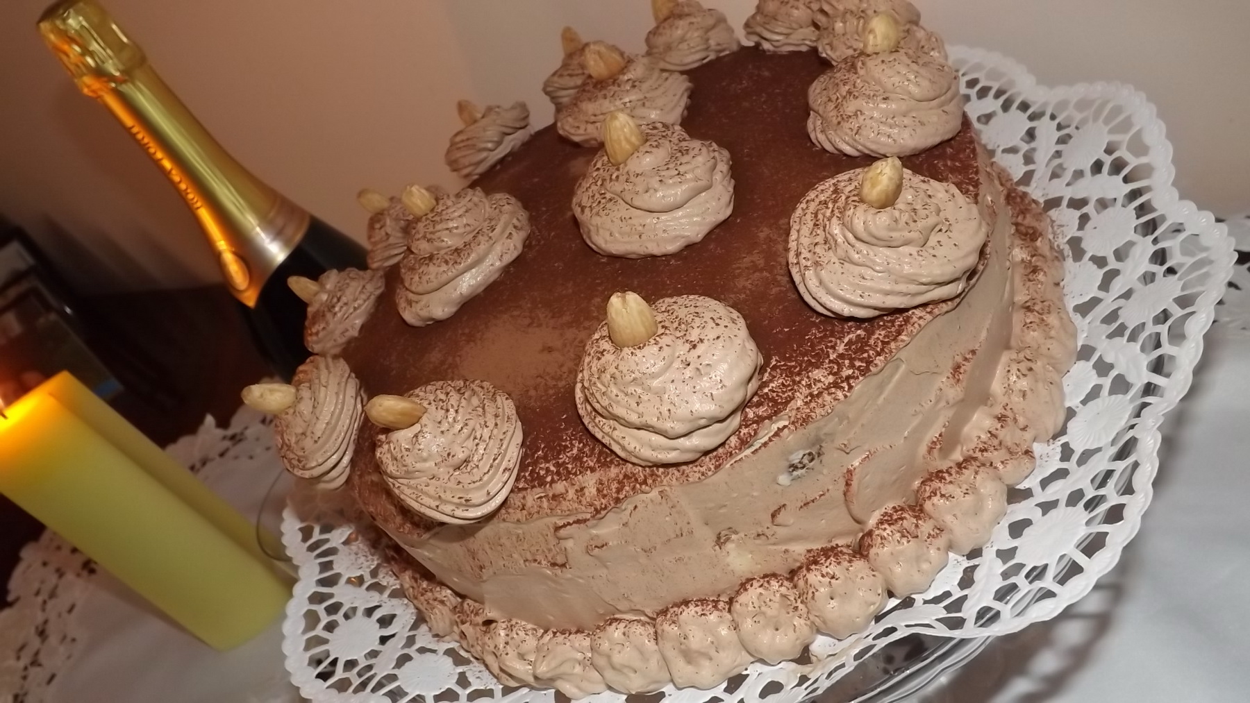 Tort cu migdale, crema de lapte si ganache