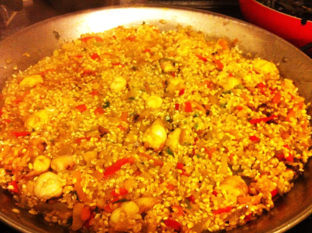 Paella Marisco cu rosii si ardei copti