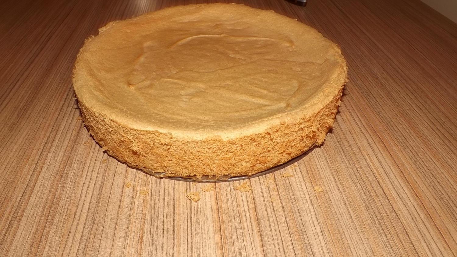 Tort cu crema de mascarpone, jeleu de zmeura si crema de unt cu zmeura