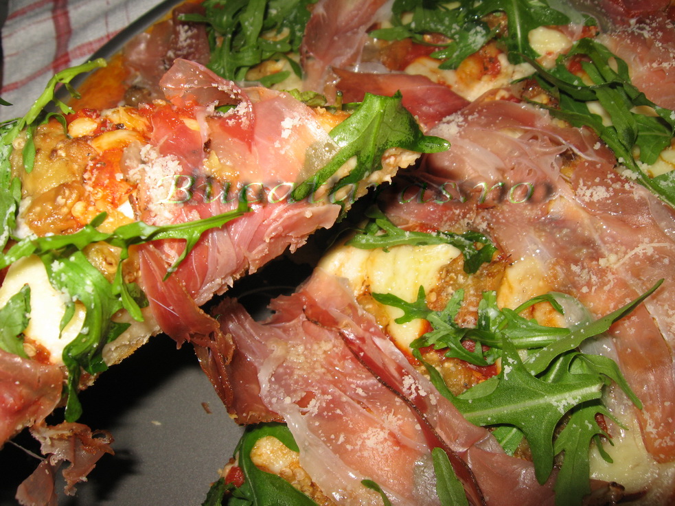 Pizza cu rucola si prosciutto crudo