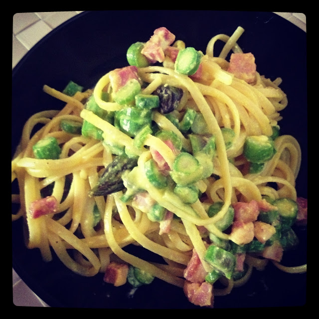 Linguine cu sparanghel verde, bacon si urda