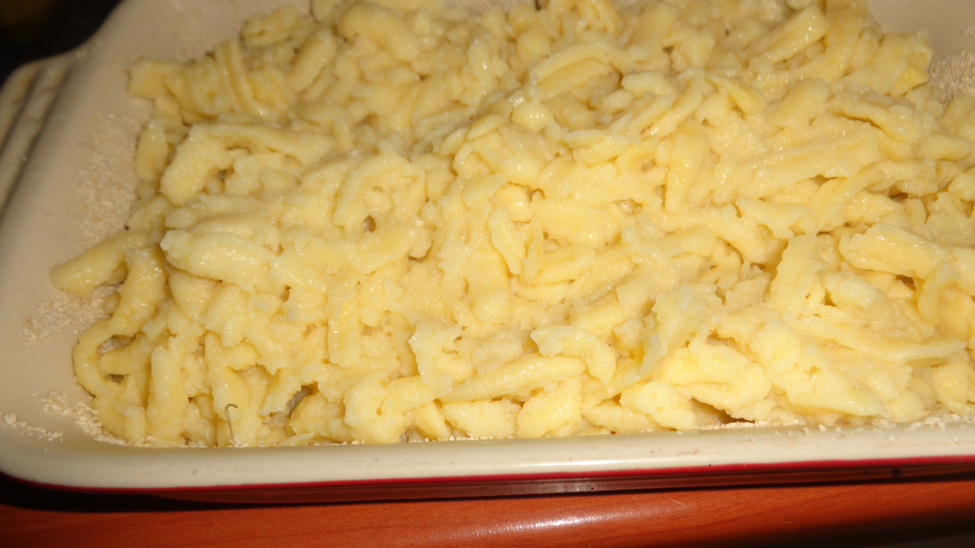 Gratin cu chiftelute de curcan si eierspatzle