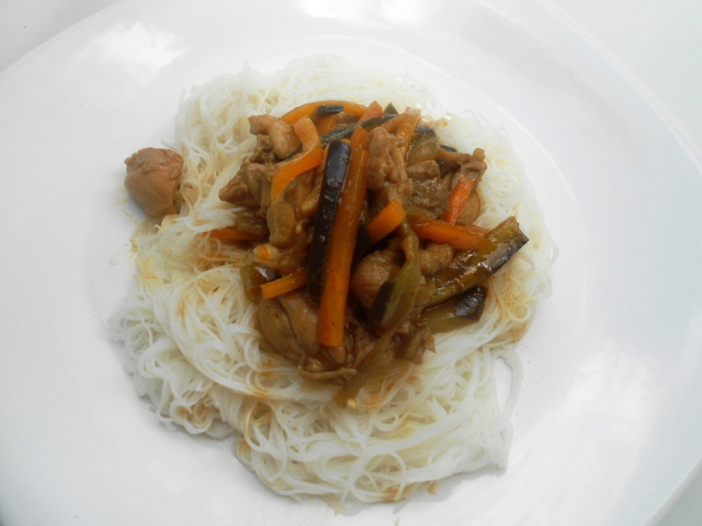 Vermicelli cu pui si legume