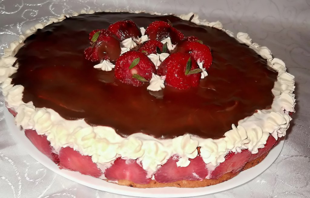 Tort bavareza de capsuni