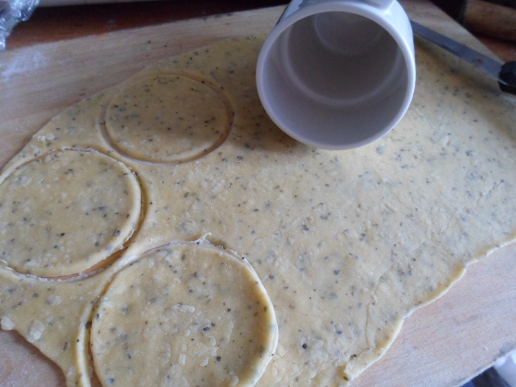 Tortellini de casa umplute cu ficat de pui