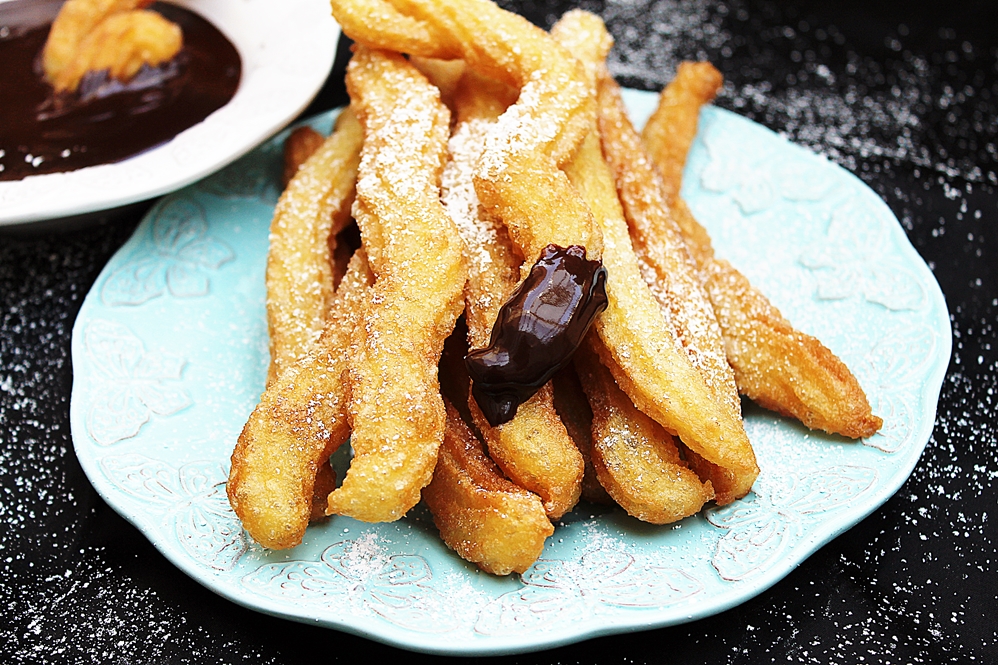 Churros cu sos de ciocolata