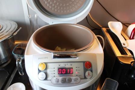 Pleurotus și dovlecei prăjiți, aromatizați cu usturoi ( MULTICOOKER)