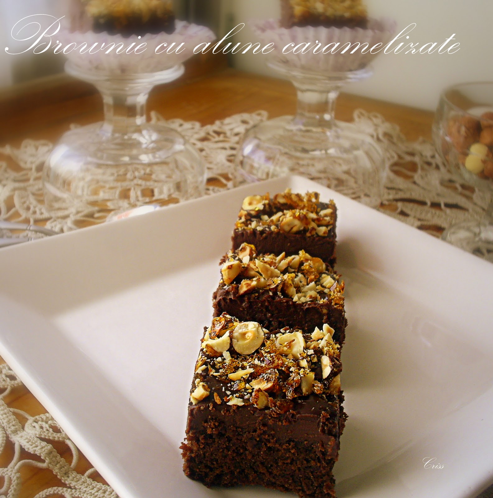 Brownie cu alune caramelizate