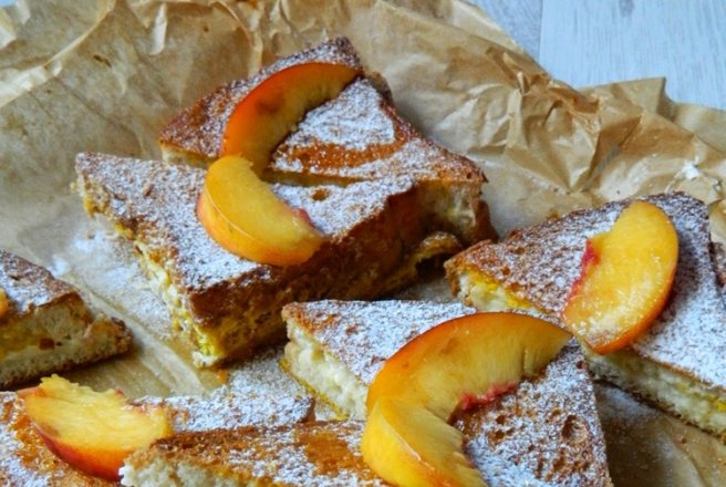 French toast cu crema de branza si nectarine