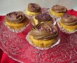 Cupcakes cu vişine şi ciocolată-1