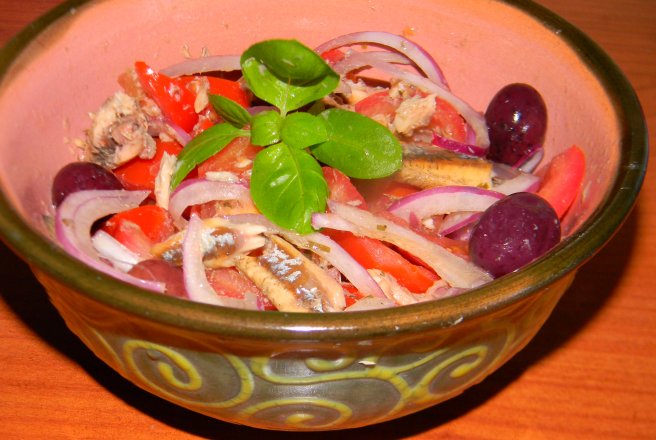 Salata de rosii  cu ansoa