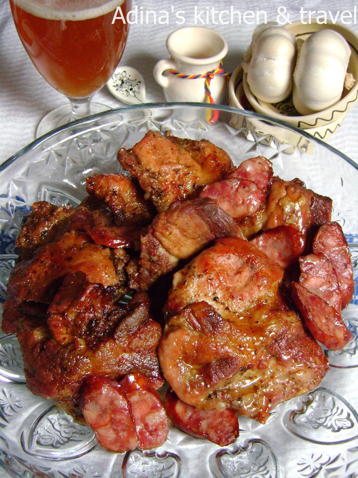 Pulpa de porc si carnati in sos de bere