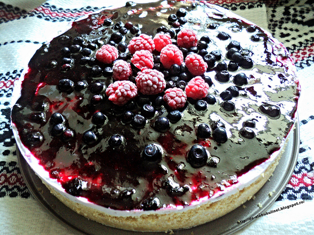 Cheesecake cu fructe de padure