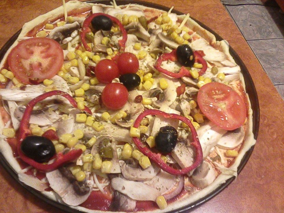 Pizza - asa cum o fac eu - home made by Carmen