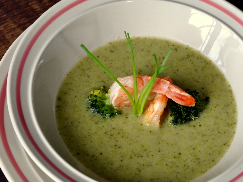 Brokkolicremesuppe mit Garnelen- Supa crema de brocoli cu creveti