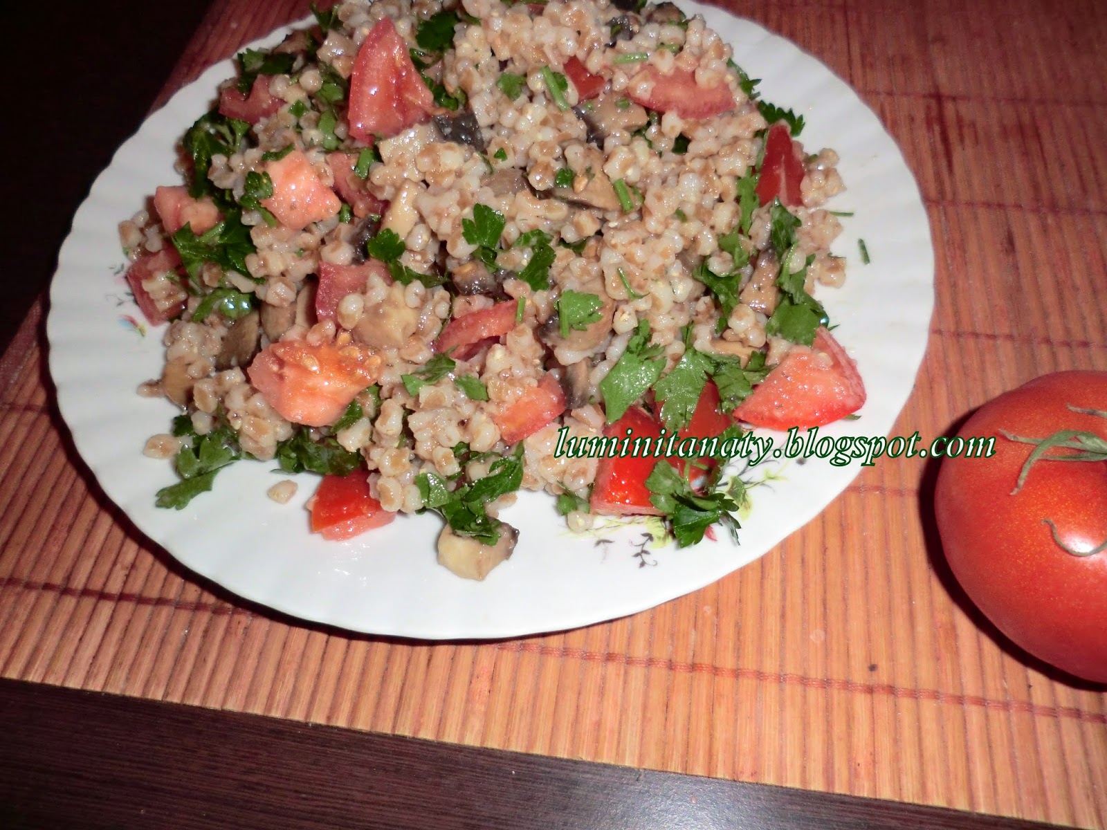 Salata de bulgur cu rosii si ciuperci