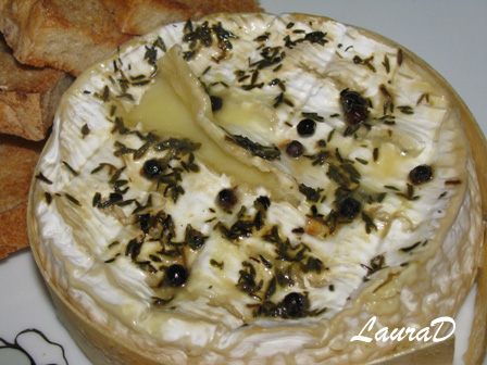 Camembert aromat la cuptor