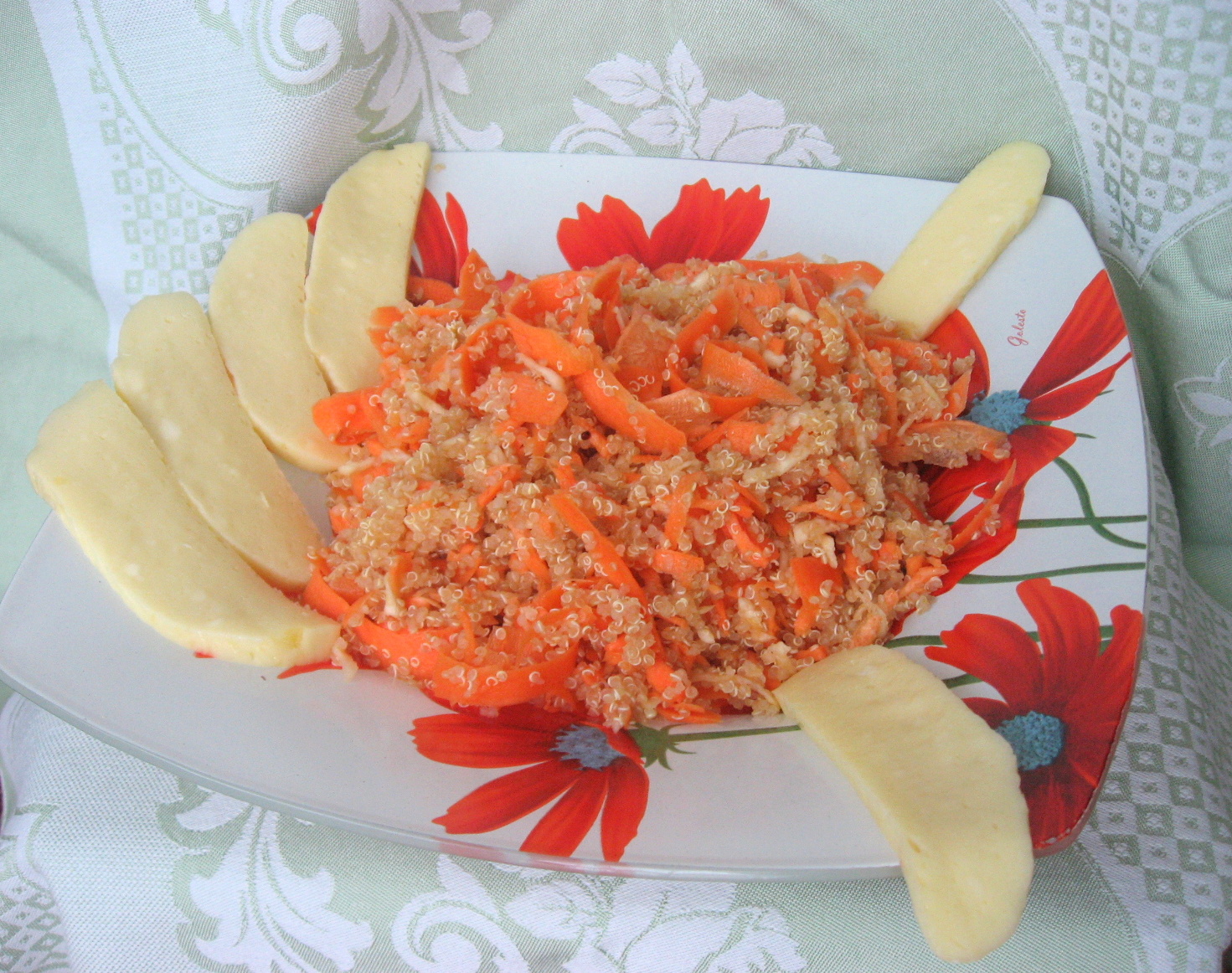 Salata de morcovi cu quinoa