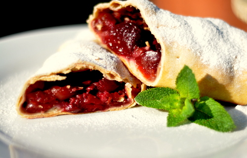 Strudel cu cirese