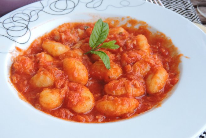 Gnocchi cu sos tomat si cod bacalhau