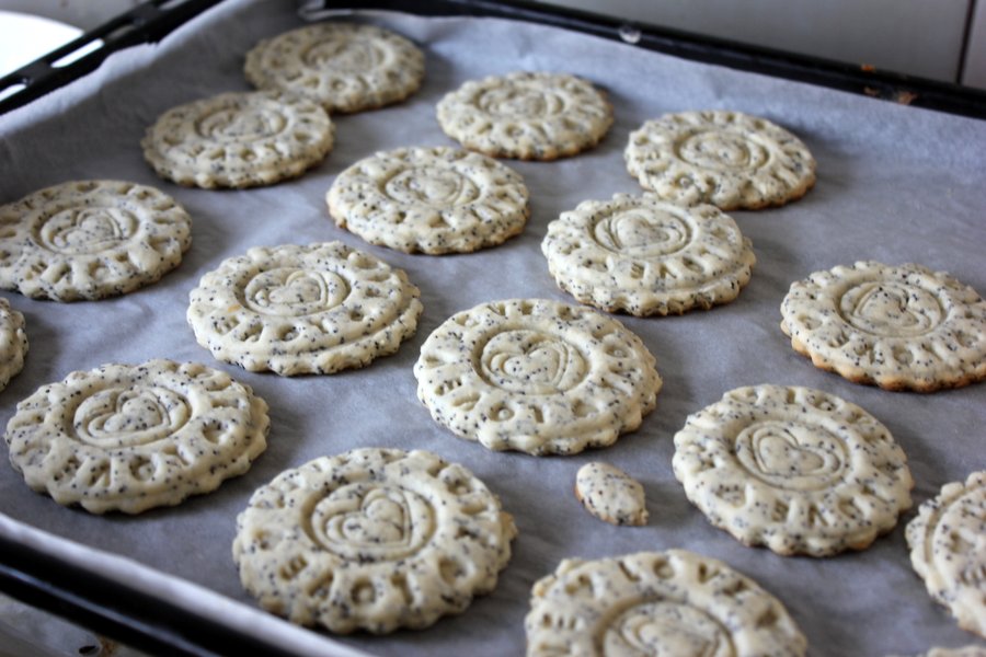 Biscuiti cu mac si lamaie