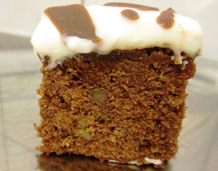 Brownie cu crema de branza