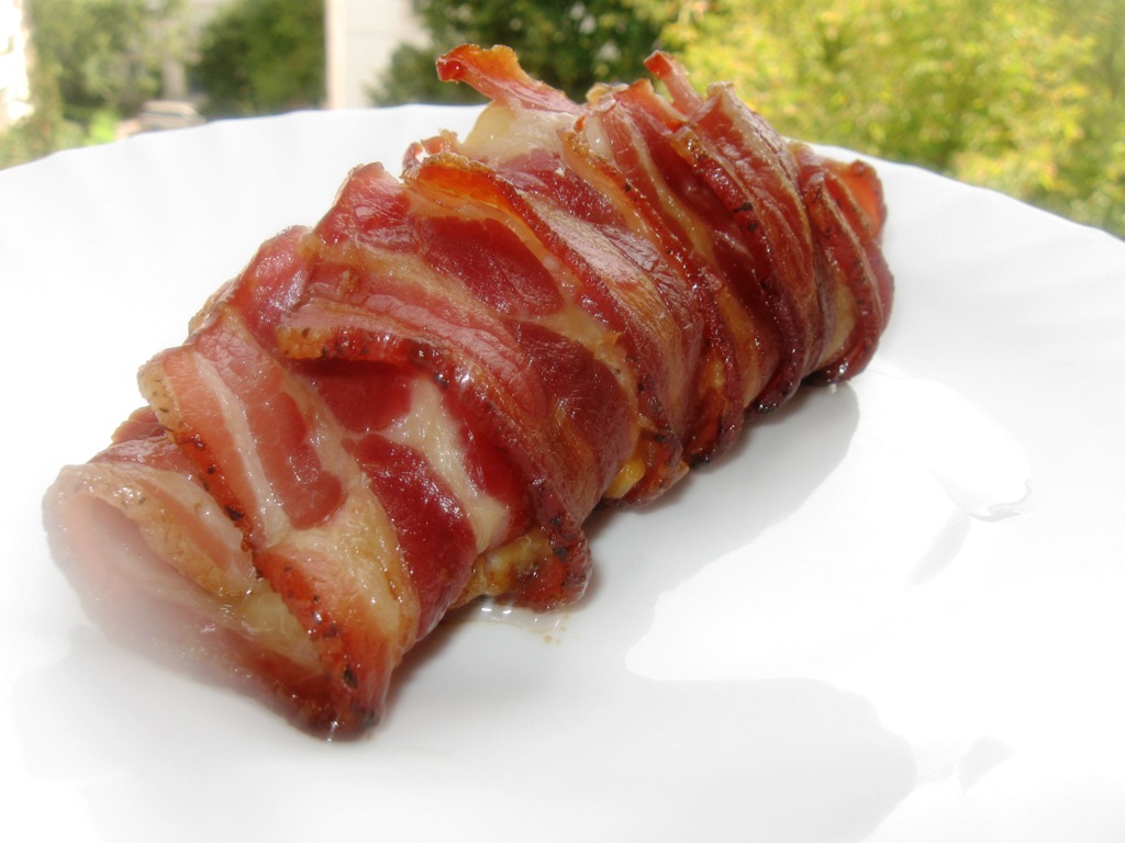 Piept de pui imbracat in bacon