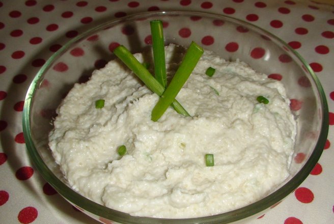 Salata de icre cu ceapa verde