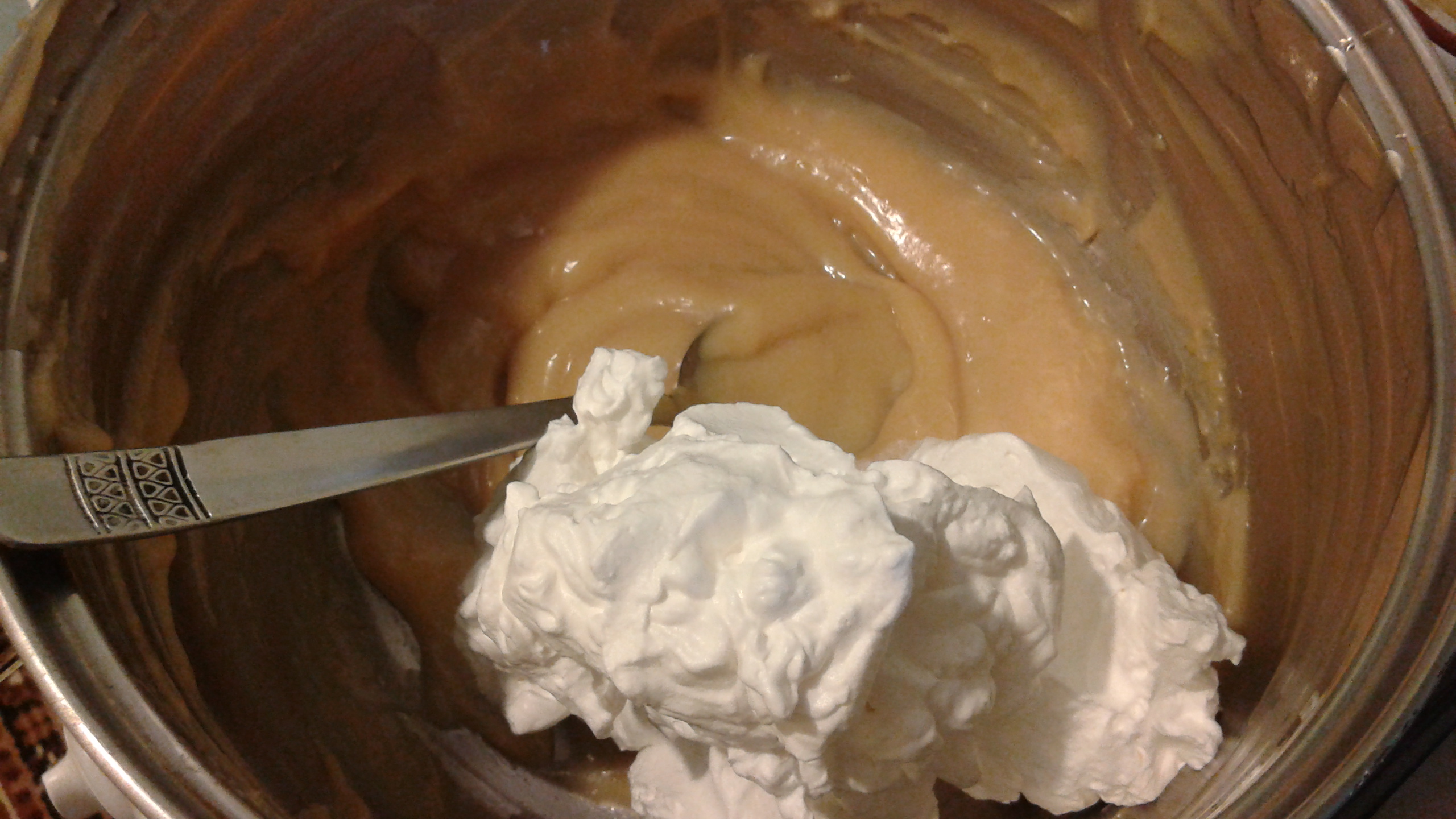 Minieclere cu crema caramel
