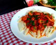 Penne cu piept de pui in sos de rosii cu usturoi-7