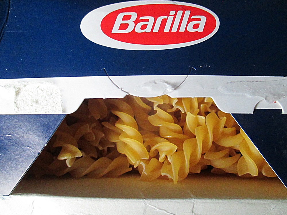 Fusilli cu ragu de ton,vanata si capere