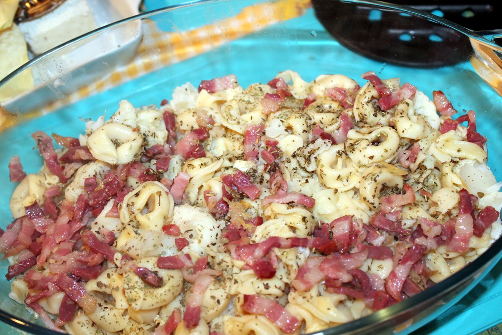 Tortellini cu branza, conopida si bacon