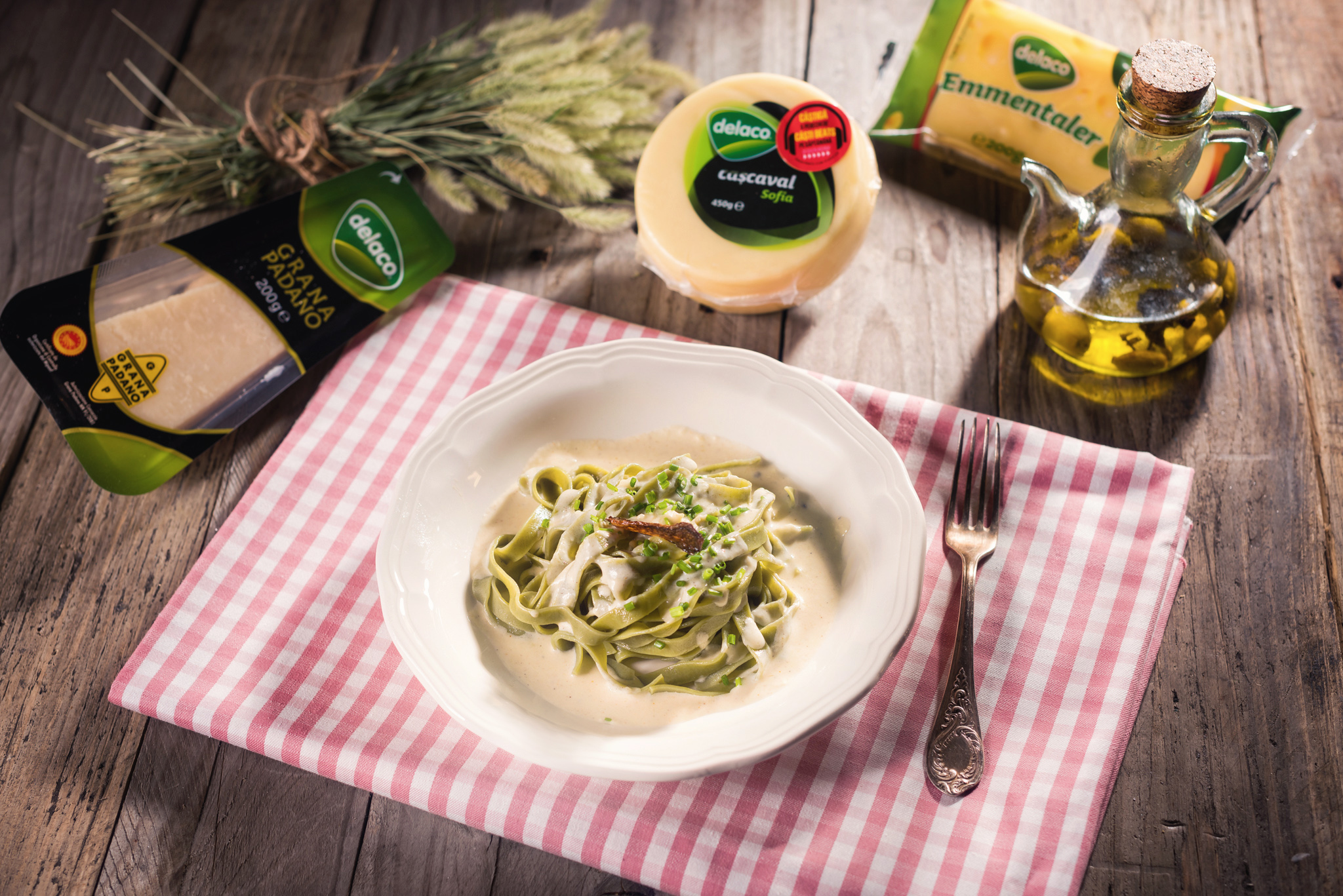 Tagliatelle con spinaci e quattro formaggi - Delaco