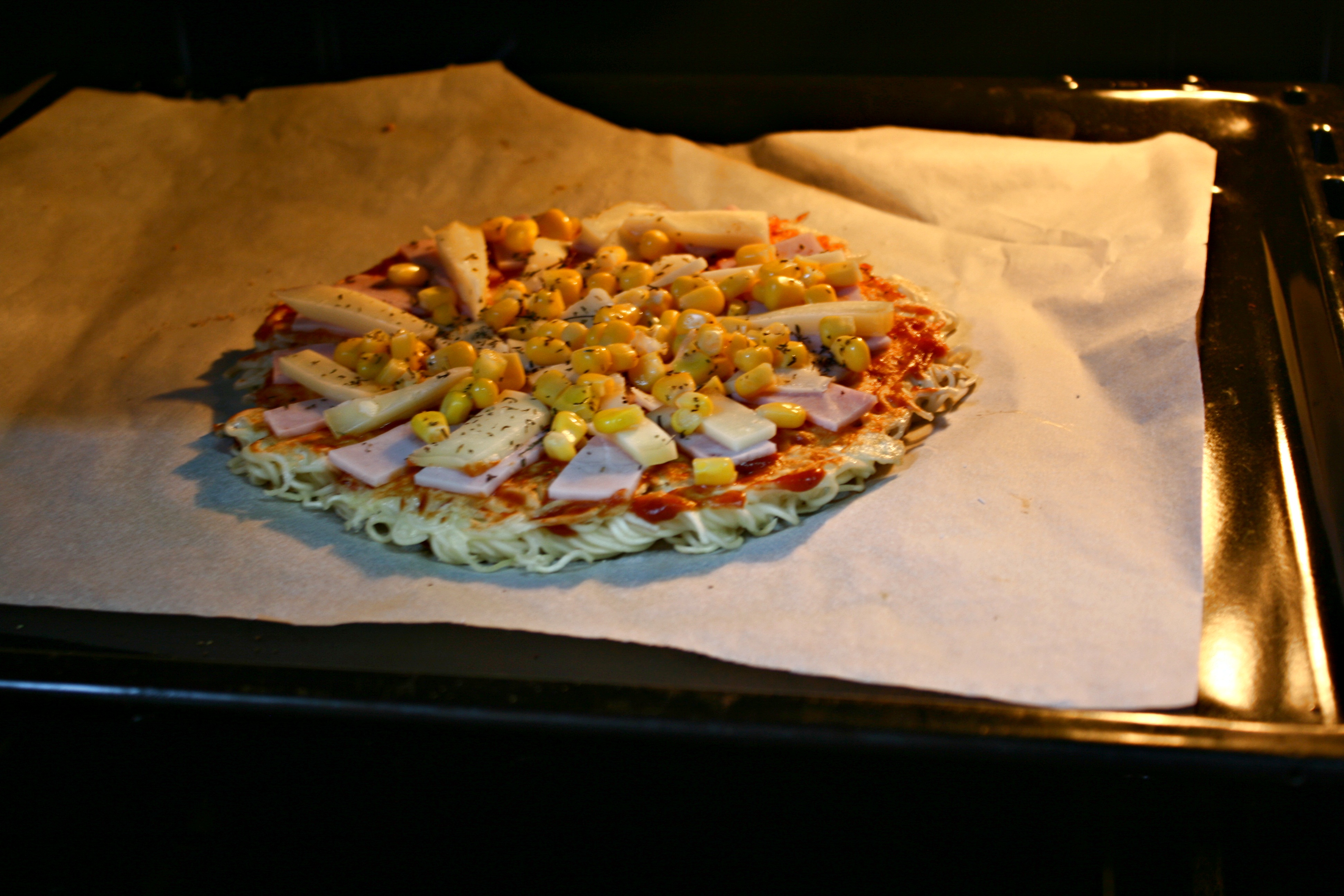 Ramen pizza