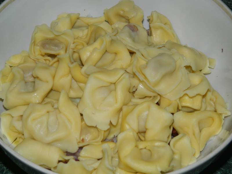 Salata cu tortelloni