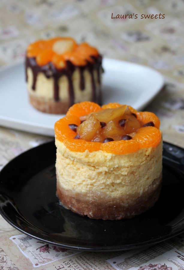 Mini cheesecake cu ananas si ciocolata