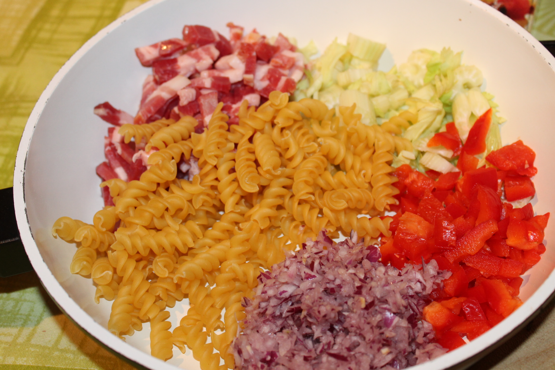 Spirale cu bacon si legume – one pot pasta