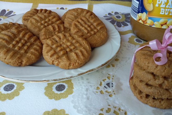 Fursecuri cu unt de arahide (Peanut butter cookies)