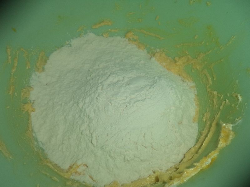 Tarta cu crema de ciocolata si seminte de canepa