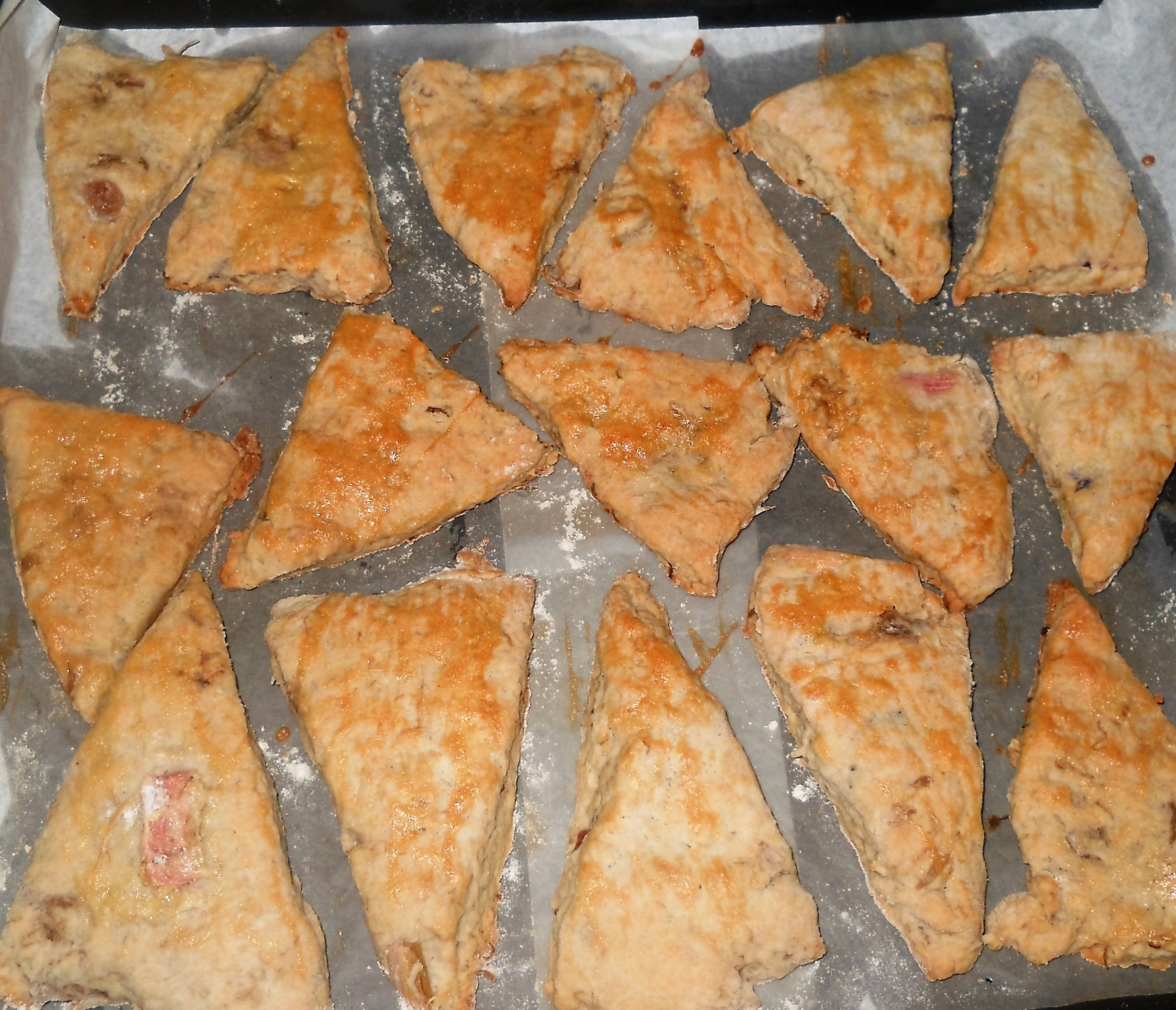 Scones cu rubarba