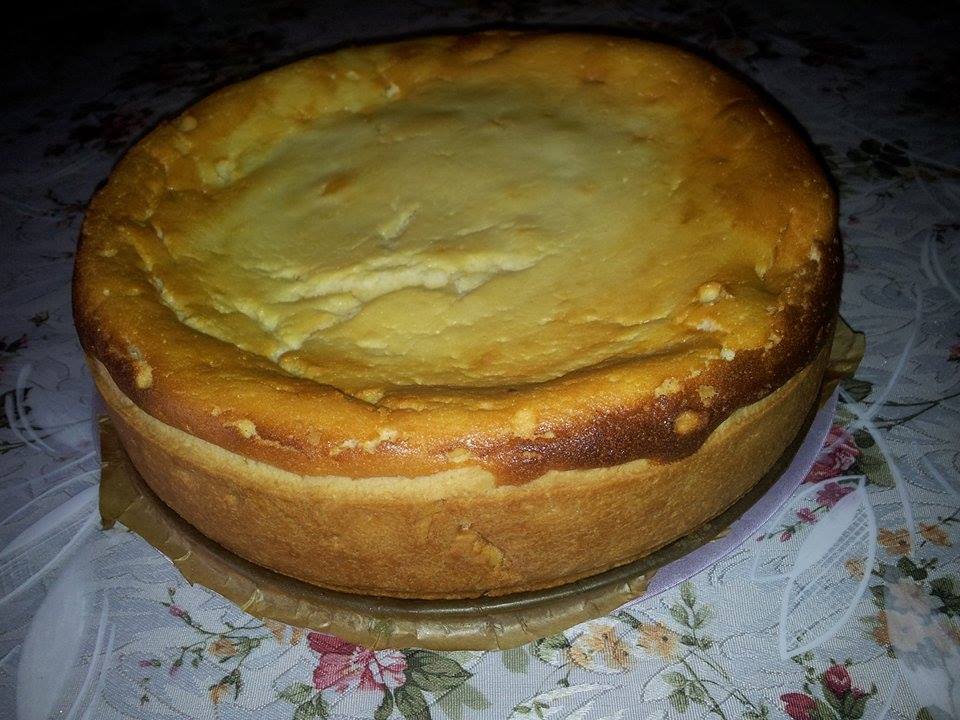 Tarta cu crema de branza si aluat fraged