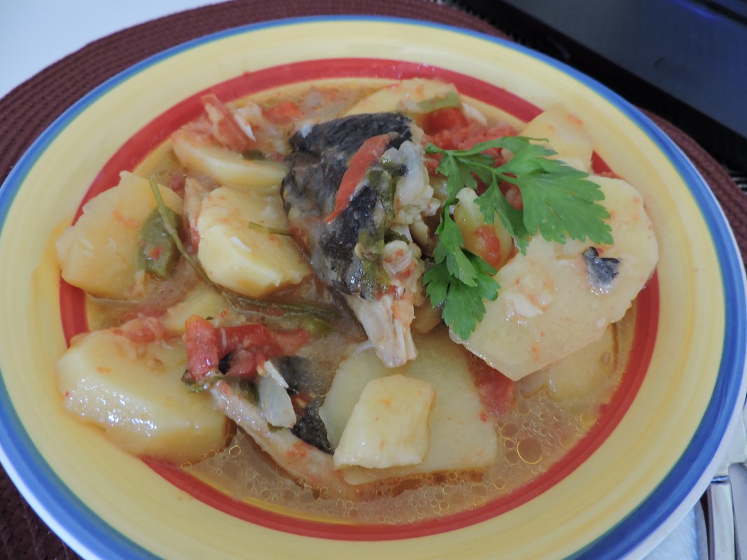 Caldeirada de peste cod (bacalhau)